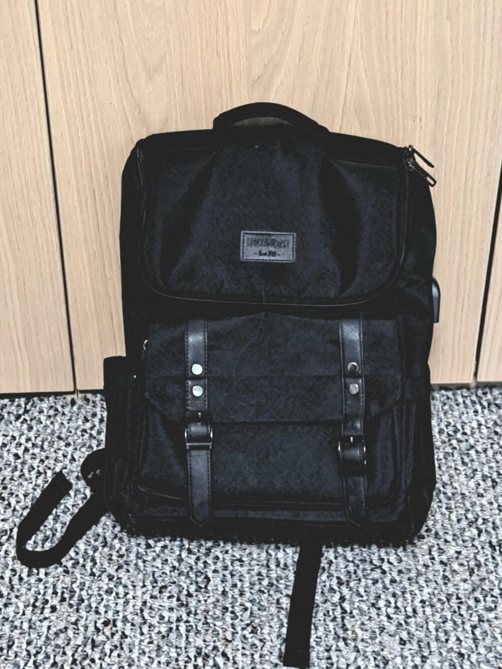 Yalundisi Backpack with Charging Port and Headphone Jack